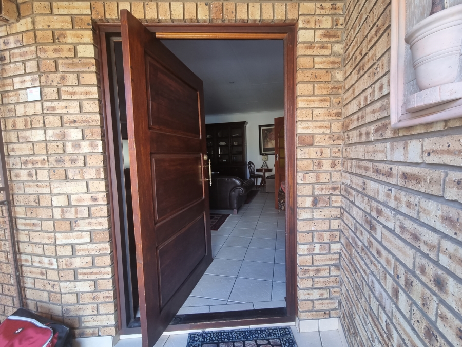 3 Bedroom Property for Sale in Hillcrest Northern Cape